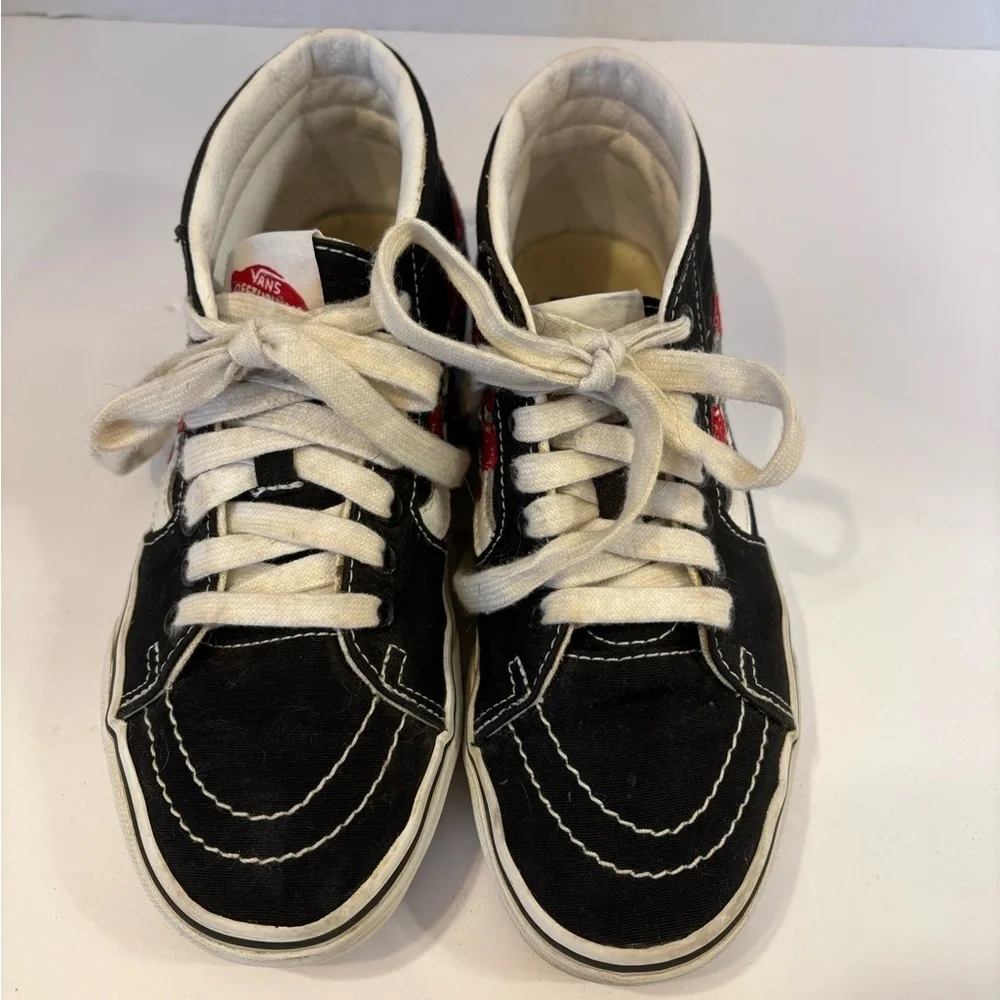 Vans SK-8 mid black sneakers with embroidered roses women’s size 5.5